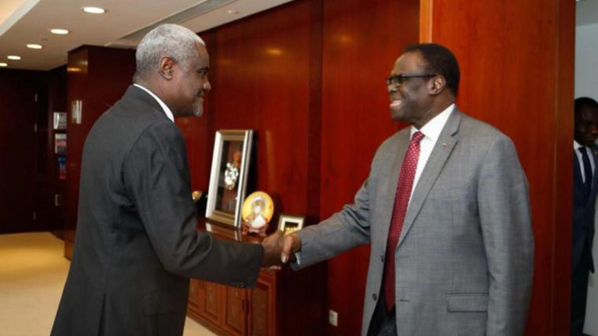 AU Commission Chairperson, Moussa Faki Mahamat​, meeting in Addis Ababa with the Special Envoy of the Secretary General for Burundi, Michel Kafando, 13 May 2019. Photo: AU